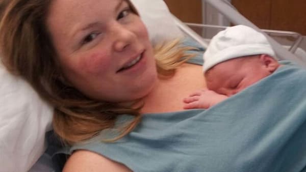 KangaWraps help mums and babies to bond after a caesarean section